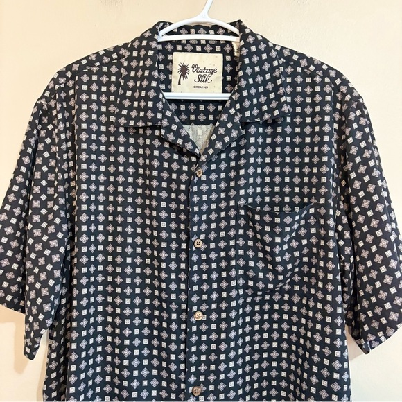 VINTAGE SILK Black & Grey Pattern 100% Silk Button Down Shirt - Picture 2 of 14